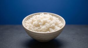 rice, bowl, white rice, cooked, food, simple, healthy, grain, fresh, side dish, vegetarian, aromatic, daily, minimalist, cultural, table, homemade, plate